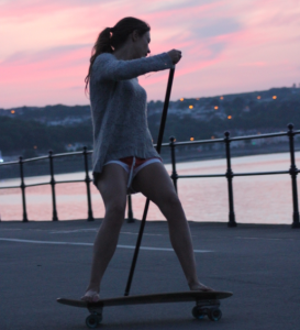 GIRLS ON CARVERS